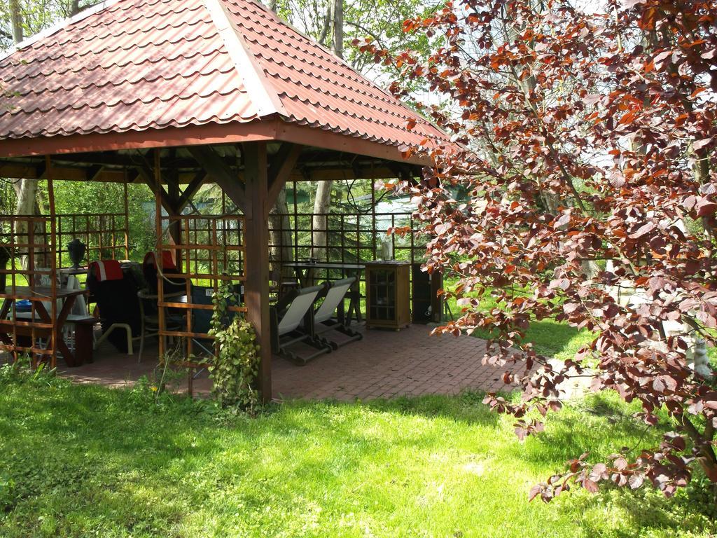 Dworek W Ogrodzie Kazimierz Dolny Exterior foto